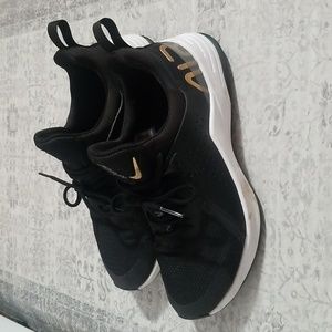 Nike airmax athletic shoes